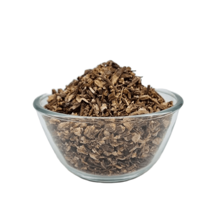 Angelikawurzel geschnitten für Pferde in einer Schale