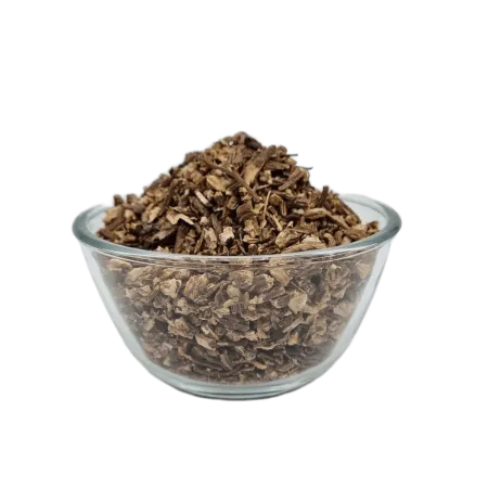 Angelikawurzel geschnitten für Pferde in einer Schale