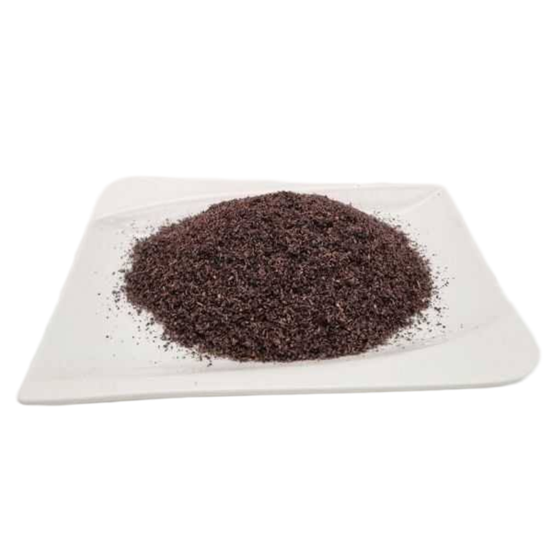 Siegtal Alkannawurzel Pulver lose auf einem Teller