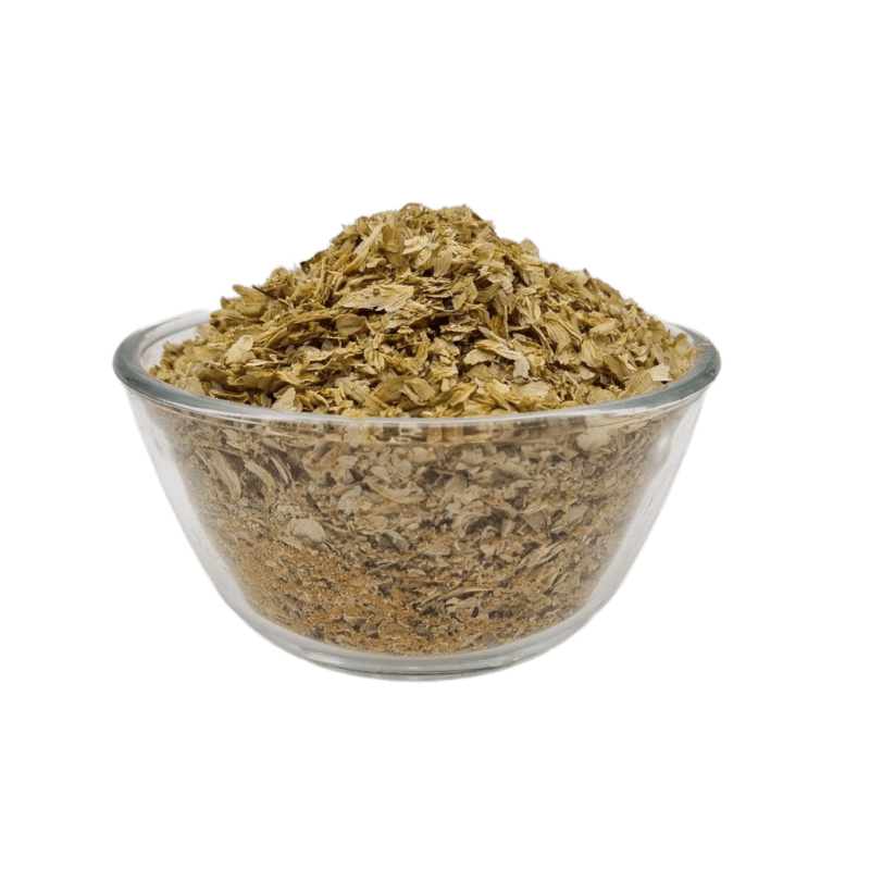 Hopfenblüten geschnitten für Pferde in Premium Qualität auf einem Teller