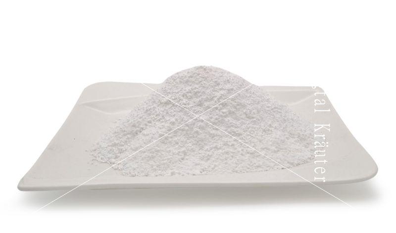 Siegtal Equi Amino Pulver fuer PSSM2 Pferde lose auf einem Teller