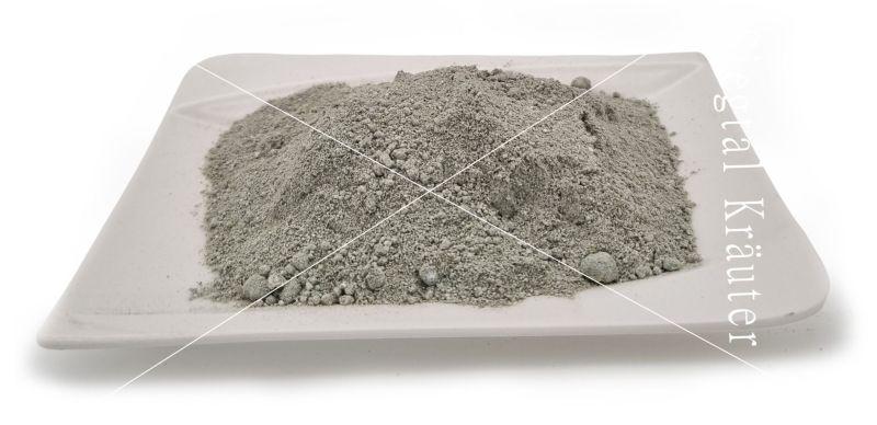 Equi-GastroAid Magenschutz für Pferde lose auf einem Teller