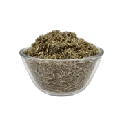 Weißer Andorn geschnitten in Premium Qualität für Pferde in einer Schale