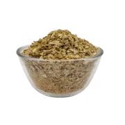 Hopfenblüten geschnitten für Pferde in Premium Qualität auf einem Teller